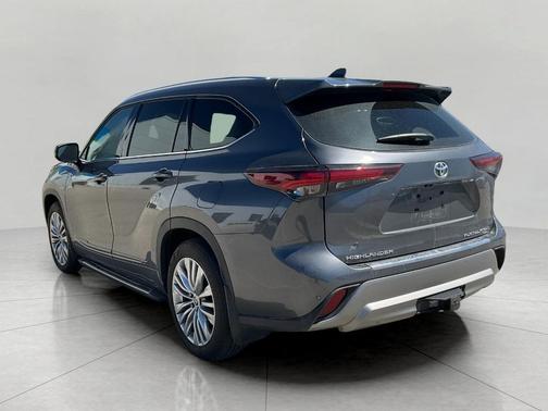 Magnetic Gray Metallic 2021 Toyota RAV4 Hybrid XLE