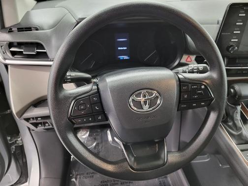 2024 Toyota Sienna LE