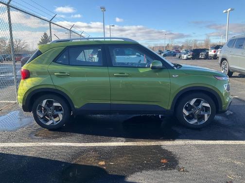 2023 Hyundai VENUE SEL