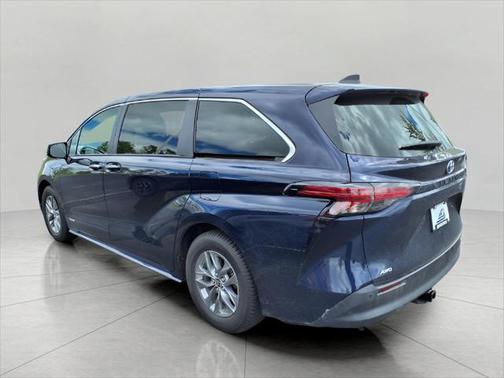 2021 Toyota Sienna XLE 7 Passenger