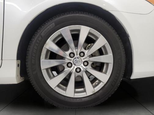 Blizzard Pearl 2012 Toyota Avalon Base