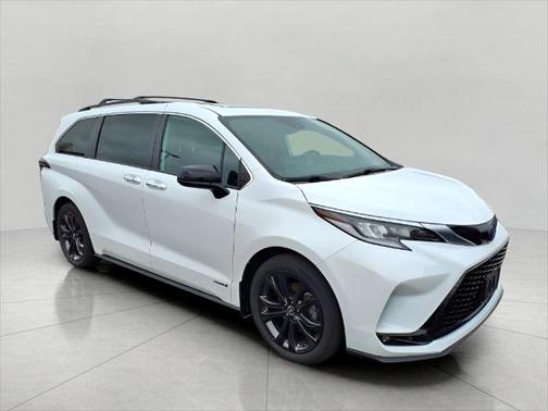2021 Toyota Sienna XSE 7 Passenger