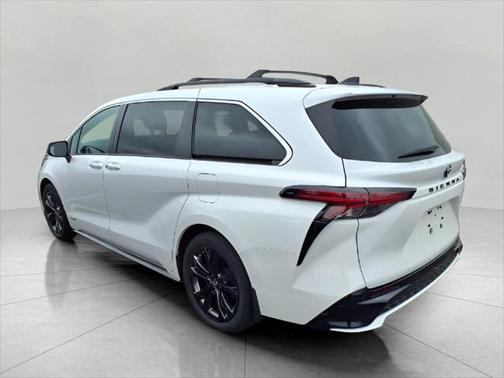 2021 Toyota Sienna XSE 7 Passenger