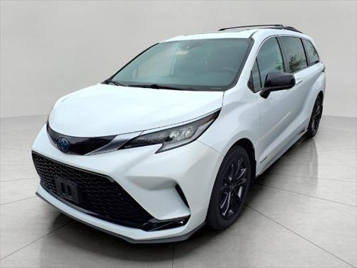 2021 Toyota Sienna XSE 7 Passenger