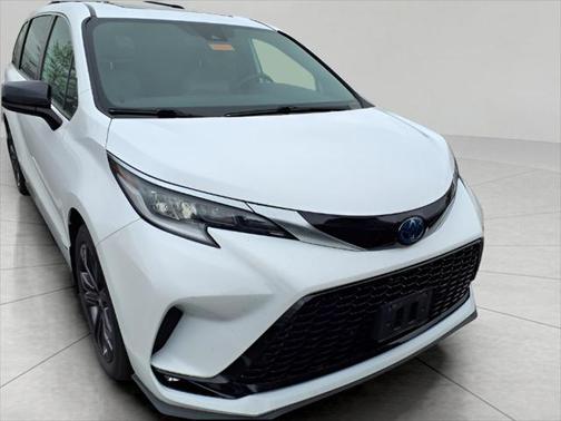 2021 Toyota Sienna XSE 7 Passenger