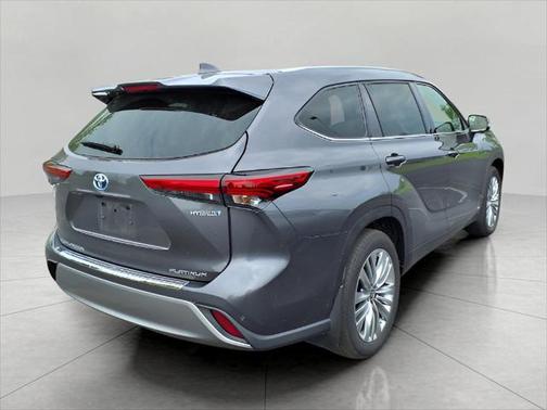 2023 Toyota Highlander Hybrid Platinum