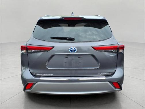 2023 Toyota Highlander Hybrid Platinum