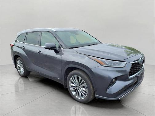 2023 Toyota Highlander Hybrid Platinum