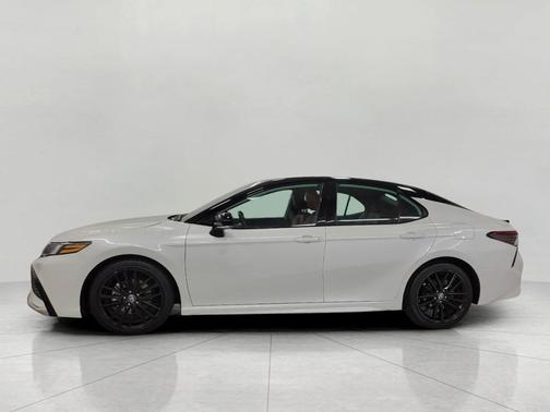 2024 Toyota Camry Hybrid SE