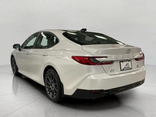 Wind Chill Pearl 2026 Toyota Camry XLE