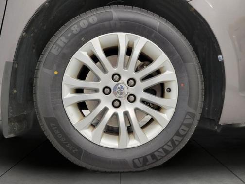 2011 Toyota Sienna SE