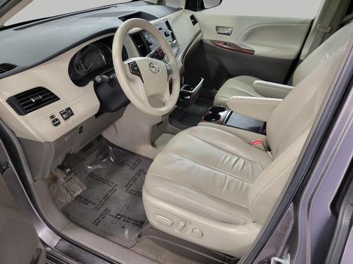 2011 Toyota Sienna SE
