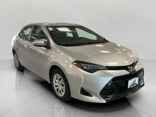 Classic Silver Metallic 2017 Toyota Corolla LE