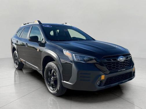 Crystal Black Silica 2022 Subaru Outback Wilderness