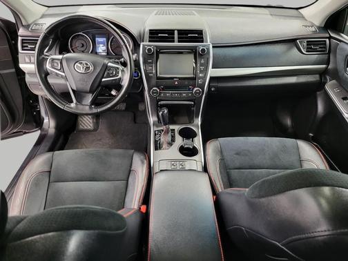 2016 Toyota Camry XSE