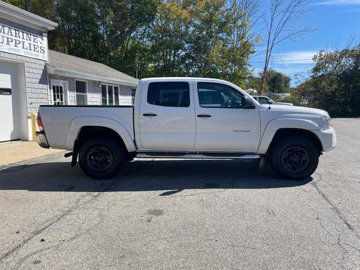 2015 Toyota Tacoma Base