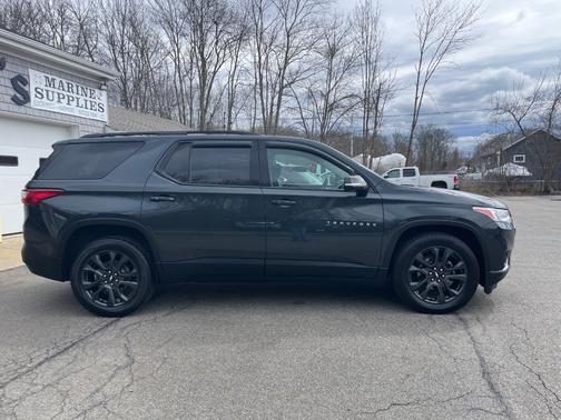 Dark Gray 2020 Chevrolet Traverse RS