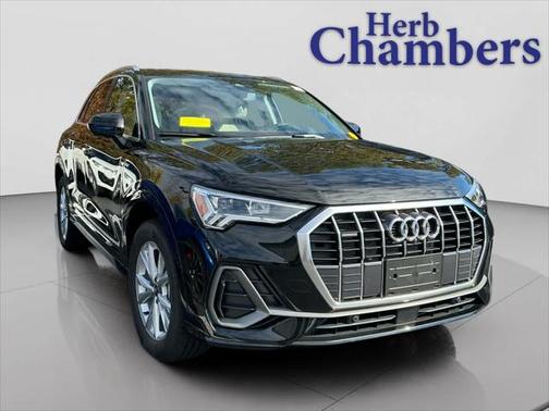 2025 Audi Q3 Premium 45 TFSI S line quattro Tiptronic