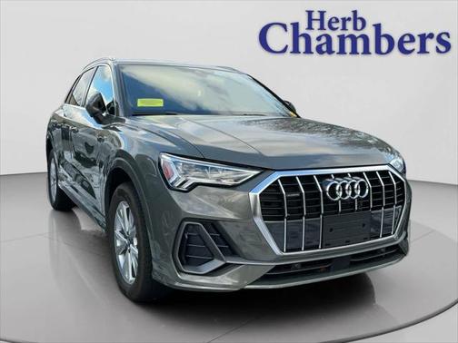 2025 Audi Q3 Premium 45 TFSI S line quattro Tiptronic