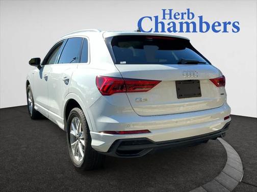 2025 Audi Q3 Premium 45 TFSI S line quattro Tiptronic