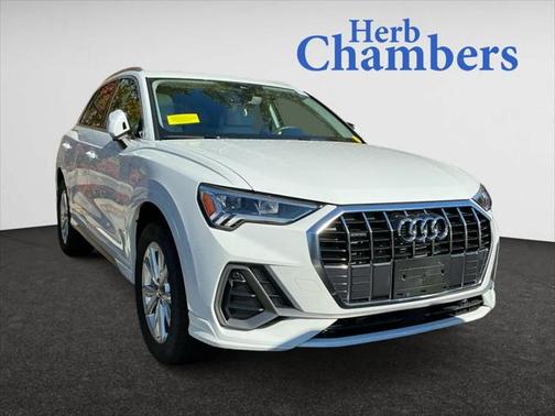 2025 Audi Q3 Premium 45 TFSI S line quattro Tiptronic