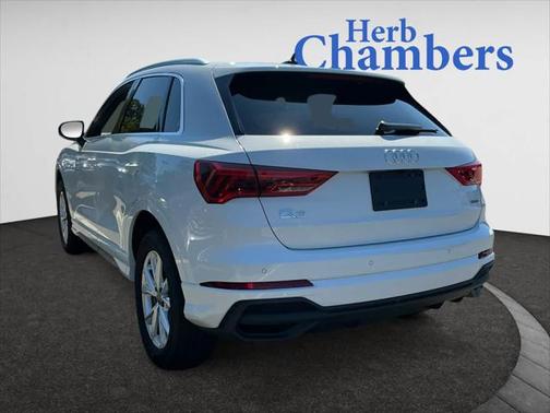 2025 Audi Q3 Premium 45 TFSI S line quattro Tiptronic