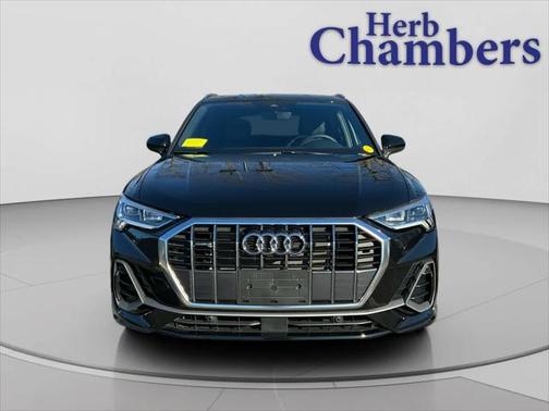 2025 Audi Q3 Premium 45 TFSI S line quattro Tiptronic