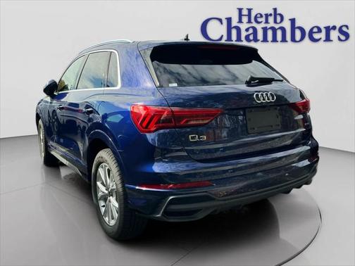 2025 Audi Q3 Premium 45 TFSI S line quattro Tiptronic