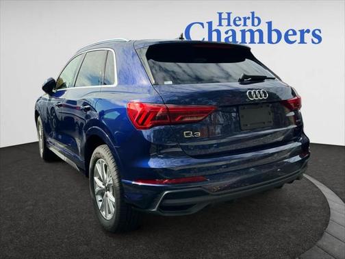 2025 Audi Q3 Premium 45 TFSI S line quattro Tiptronic