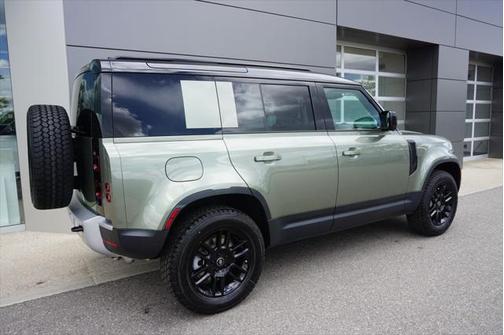 2025 Land Rover Defender 110 P300