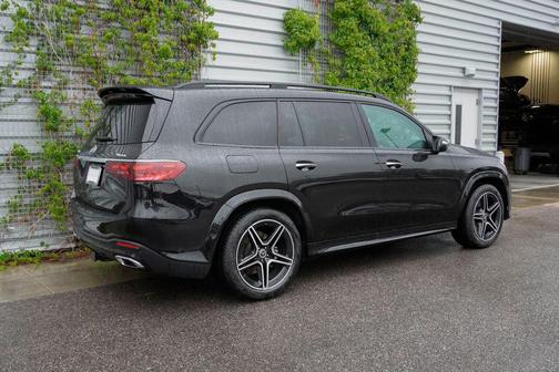Black 2024 Mercedes-Benz GLS 450 4MATIC