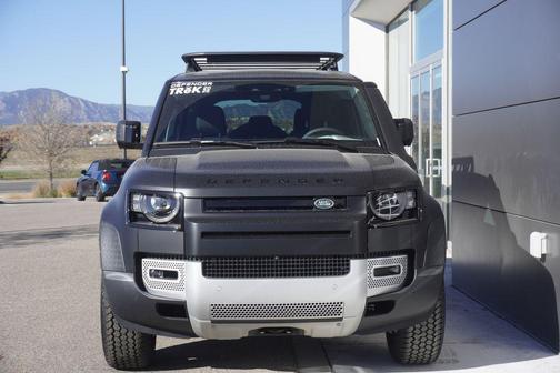 2025 Land Rover Defender 110 P300