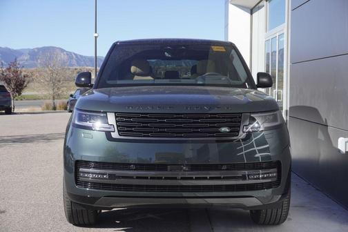 2025 Land Rover Range Rover P550e SE