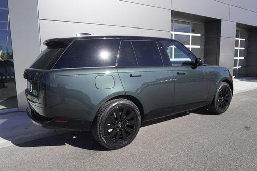 2025 Land Rover Range Rover P550e SE