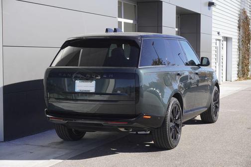 2025 Land Rover Range Rover P550e SE