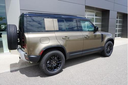 2025 Land Rover Defender 110 P300