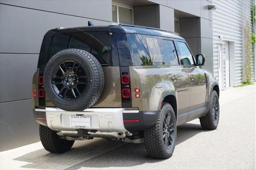 2025 Land Rover Defender 110 P300