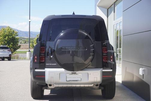 2025 Land Rover Defender 130 P400 S