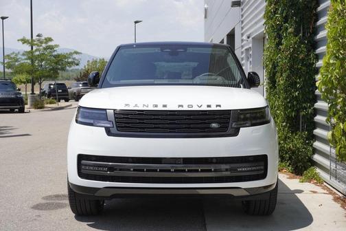 White 2026 Land Rover Range Rover P400 SE 7 Seat