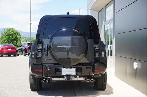 2025 Land Rover Defender V8