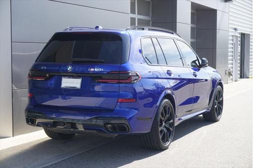 2025 BMW X7 M60i