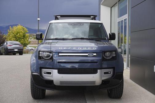 2025 Land Rover Defender 110 P300