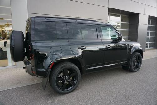 2025 Land Rover Defender 110 P400 X-Dynamic SE