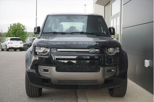 2025 Land Rover Defender 110 P400 X-Dynamic SE
