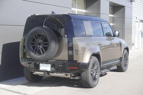 2026 Land Rover Defender P400 X-Dynamic SE