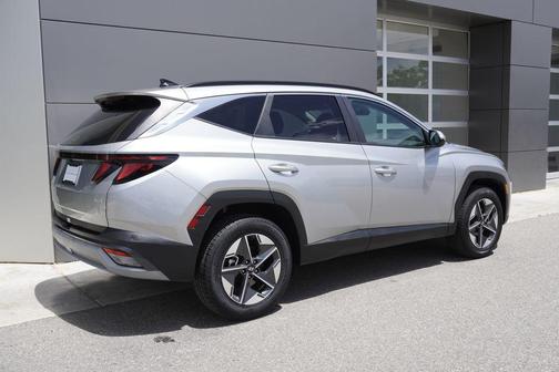 Shimmering Silver 2025 Hyundai TUCSON SEL
