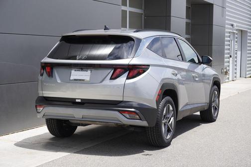 Shimmering Silver 2025 Hyundai TUCSON SEL