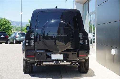 2025 Land Rover Defender V8