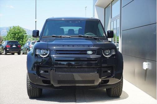2025 Land Rover Defender V8