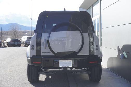 2026 Land Rover Defender P400 X-Dynamic SE